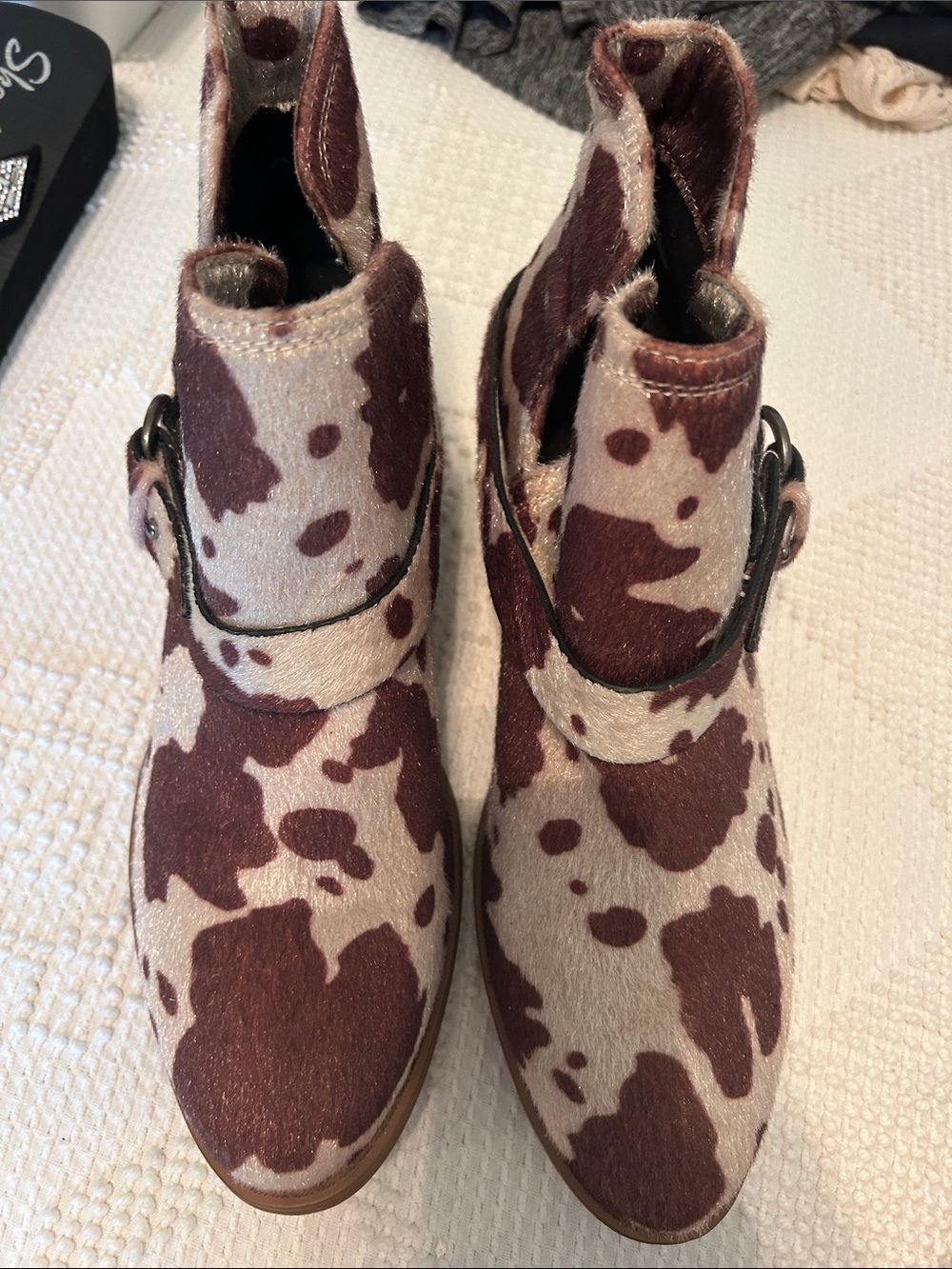 Very G Cream and Brown Cow-Print Western Booties